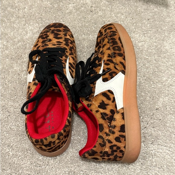 Nicole Miller Leopard Print Low-Top Sneakers - Picture 1 of 5